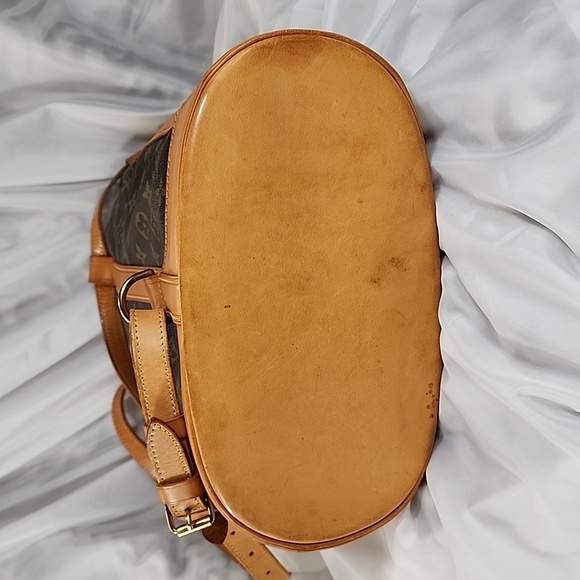 Authentic Louis Vuitton Randonnee Bagpack - Picture 7 of 17